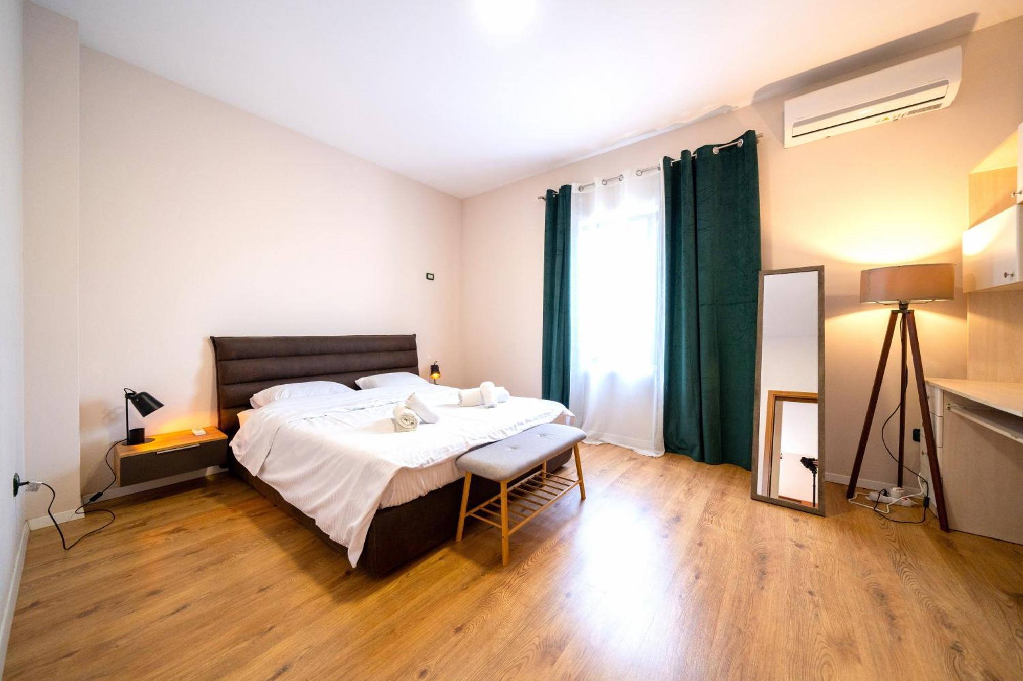 Colorful Comfy Condo Central Tirana Buitenkant foto